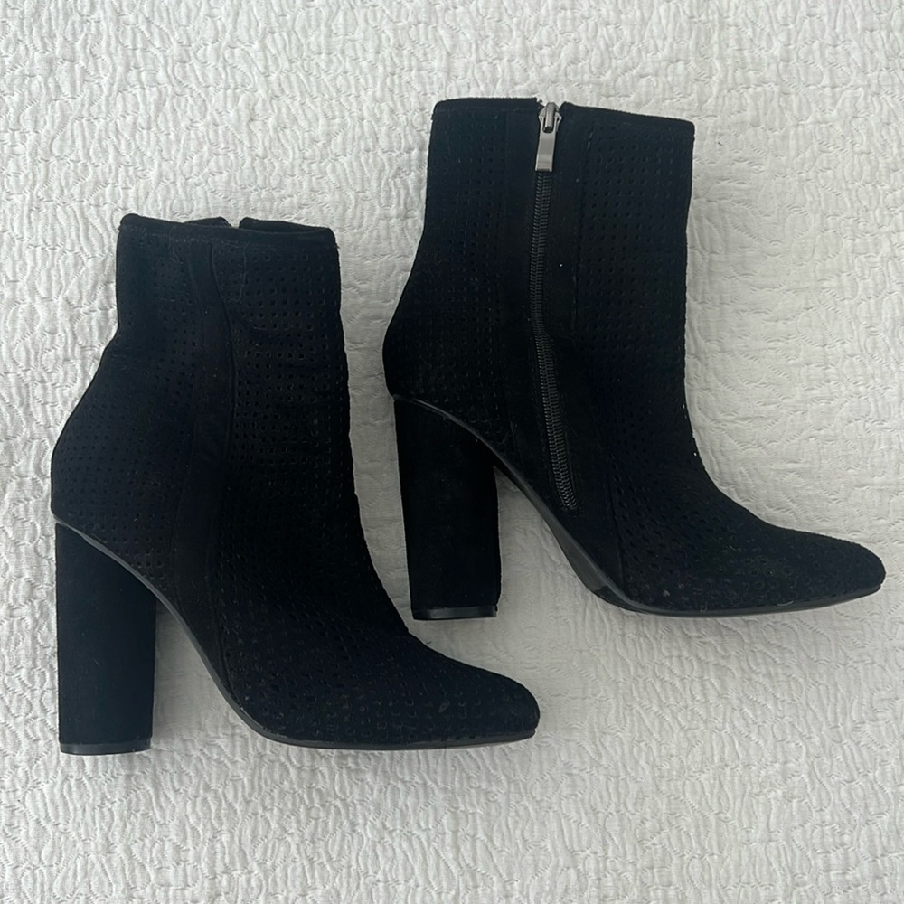 Catherine Malandrino Ankle Bootie, perforated Black